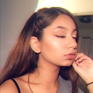 Meet your Posher, Valerie